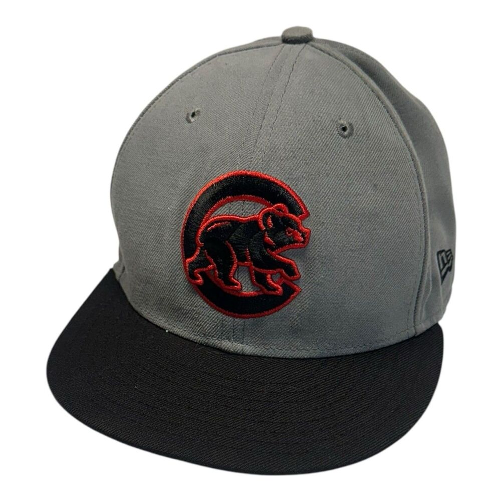 Chicago Cubs 59FIFTY Fitted Hat 7 1/4 New Era Gray Black Red